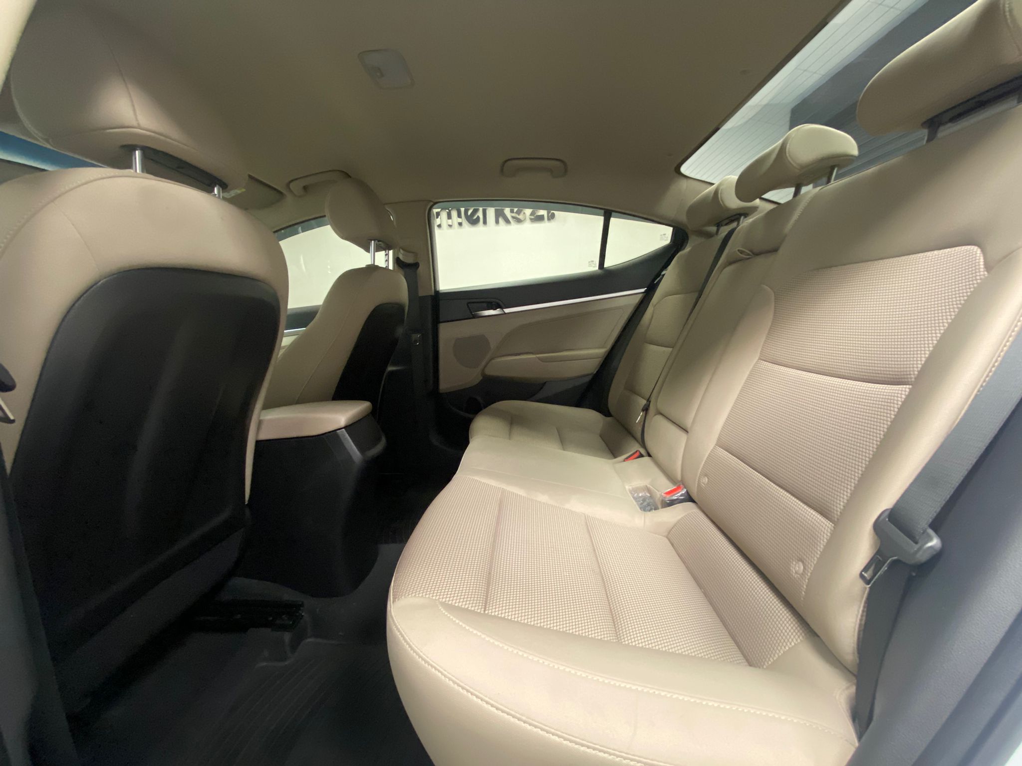 HYUNDAI ELANTRA 13